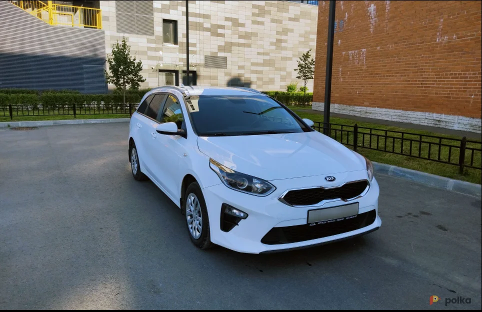 Возьмите Kia Сeed SW 2021Comfort напрокат (Фото 1) в Санкт-Петербурге