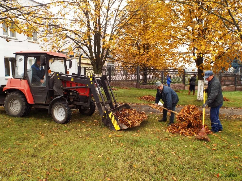 Возьмите Трактор Беларус 320.4 щётка,кун, отвал, вилы, пескоразбрасыватель. напрокат (Фото 1) в Санкт-Петербурге