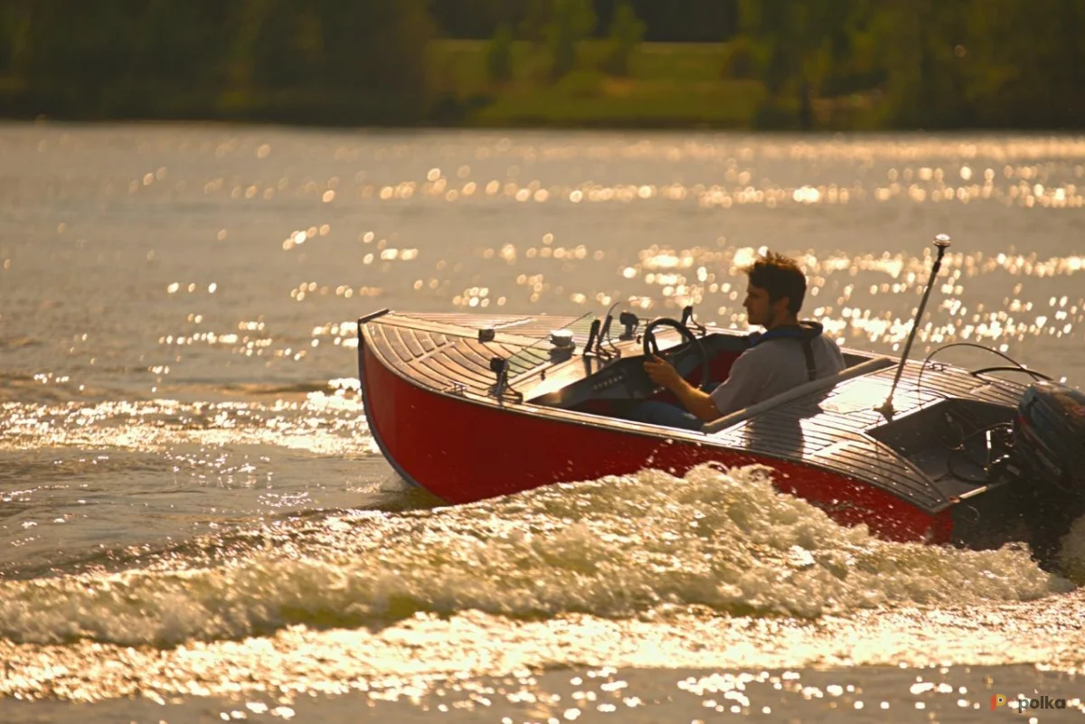 Возьмите Катер без капитана и прав напрокат (Фото 1) в Москве