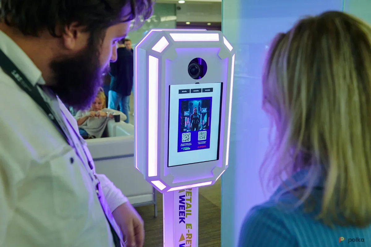 Возьмите Фотобудка с нейросетью напрокат (Фото 1) в Москве