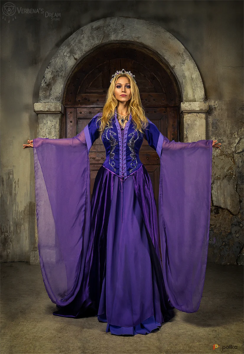 Возьмите Средневековое платье эльфийское с драконами Дейнерис Игра Престолов напрокат (Фото 1) в Москве