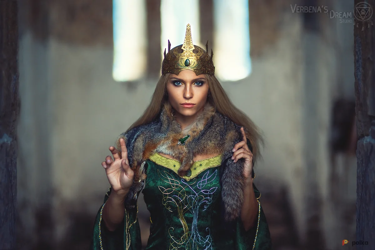 Возьмите Средневековое платье кельтское принцессы королевы эльфийки напрокат (Фото 1) в Москве