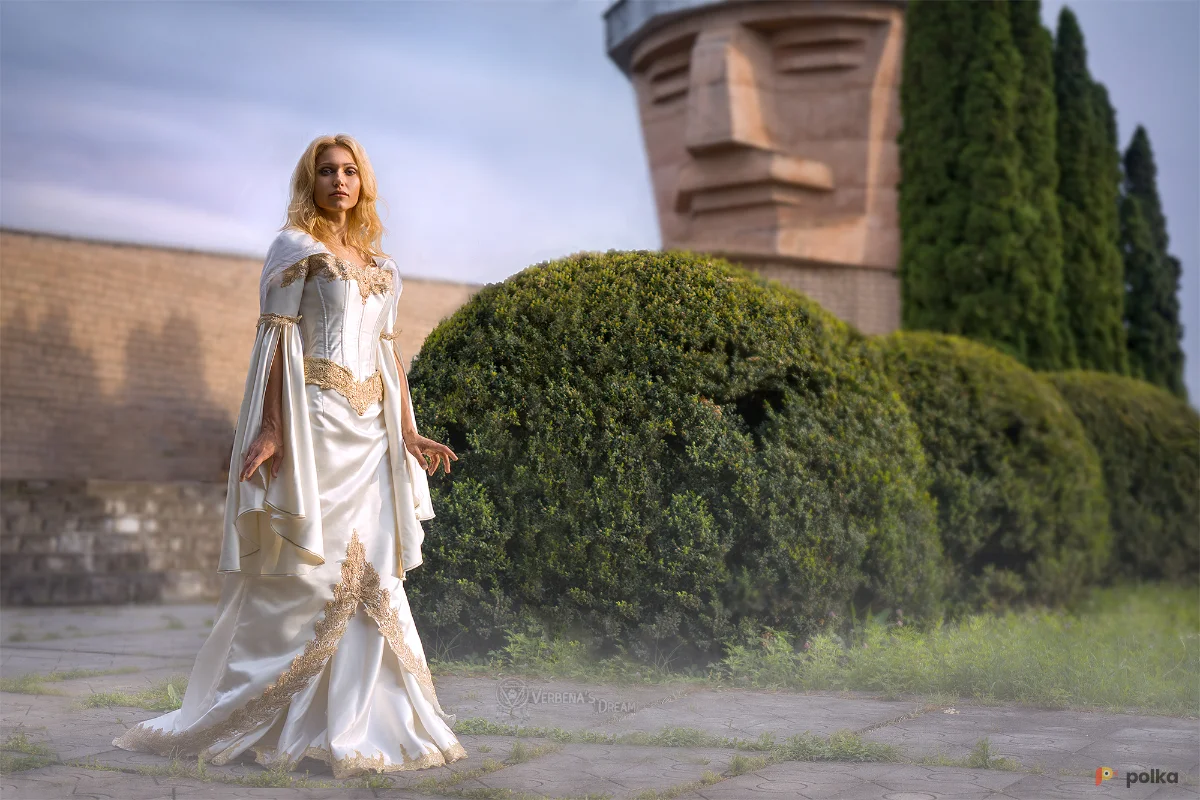 Возьмите Средневековый костюм принцессы королевы изольда напрокат (Фото 1) в Москве