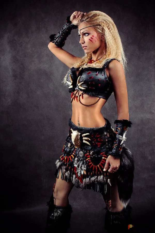 Возьмите Костюм амазонки дикарки шаманки друида охотницы черная лисица напрокат (Фото 1) в Москве