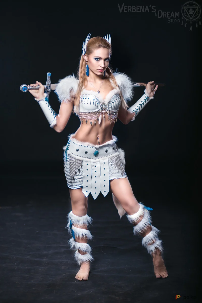 Возьмите Костюм амазонки валькирии охотницы воительницы белый напрокат (Фото 1) в Москве