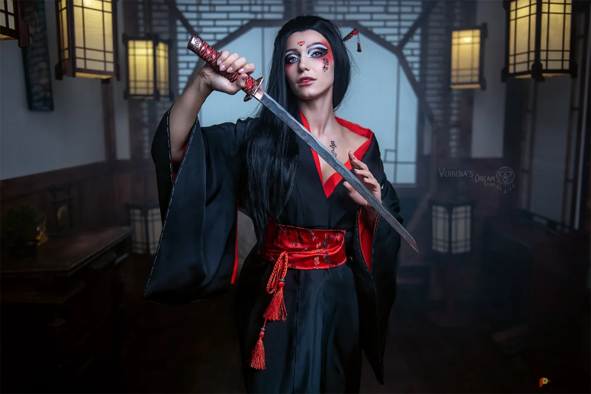 Возьмите Японский костюм демона гейши шелковое кимоно напрокат (Фото 1) в Москве