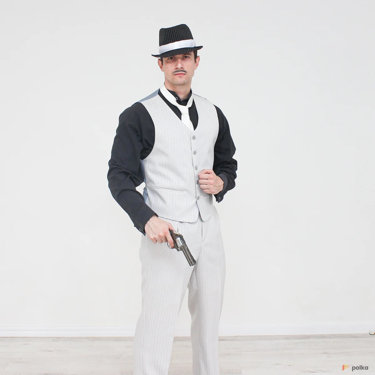 Возьмите Гангстер в сером жилете напрокат (Фото 1) В Нижнем Новгороде