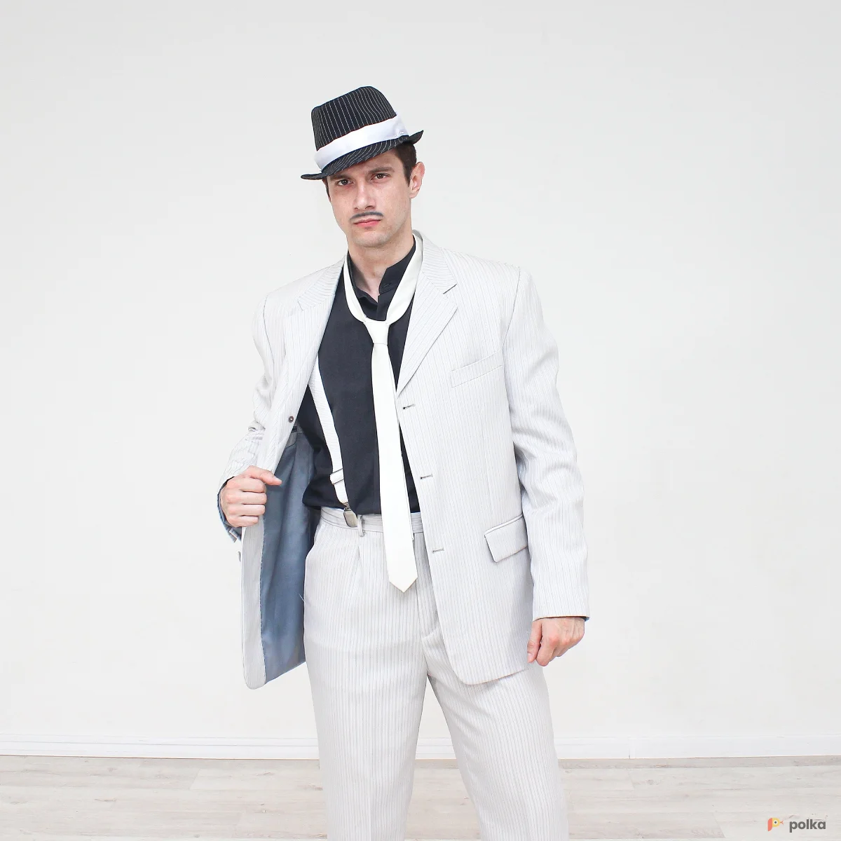 Возьмите Гангстер в сером костюме напрокат (Фото 1) В Нижнем Новгороде