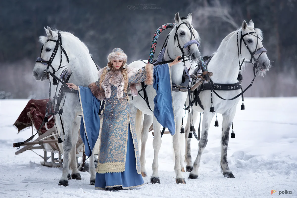 Возьмите Традиционный русский зимний костюм царский царевны с мехом русская зима напрокат (Фото 1) в Москве