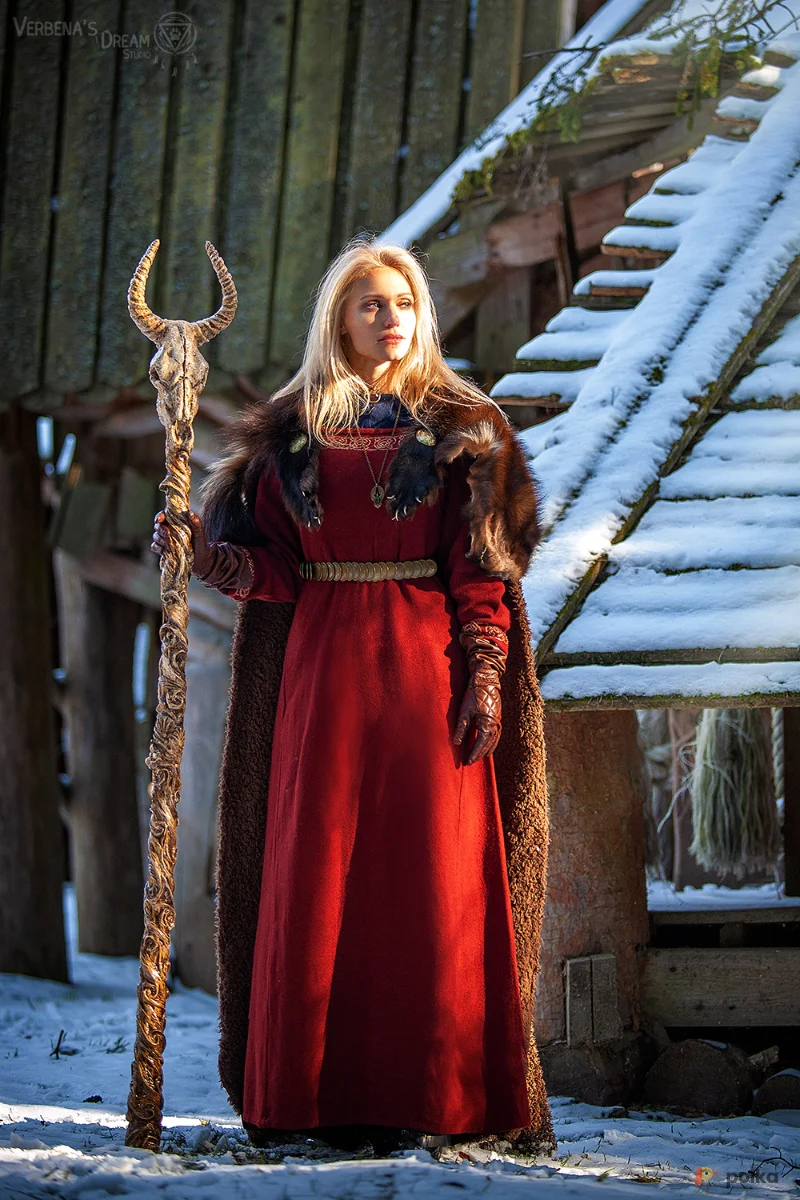 Возьмите Костюм славянской волшебницы колдуньи бабы яги ворожеи напрокат (Фото 1) в Москве