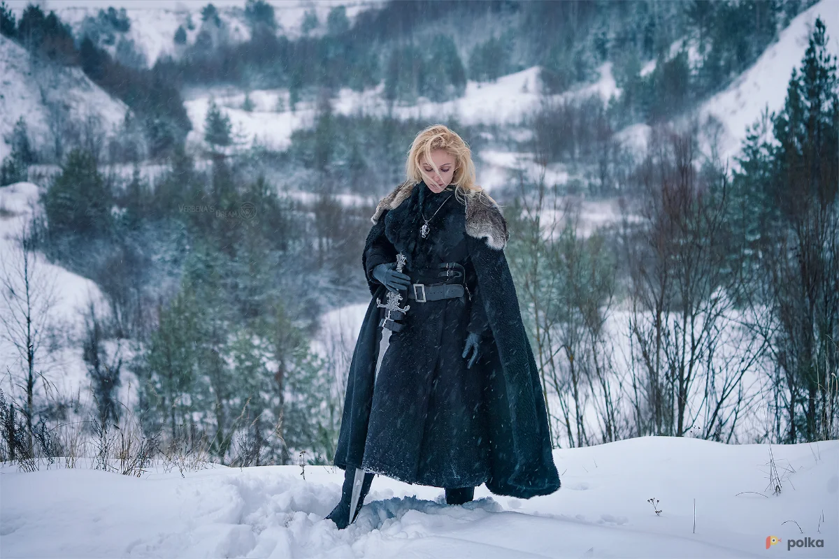 Возьмите Костюм средневековой северной королевы воительницы дом Старков игра престолов Сноу напрокат (Фото 1) в Москве