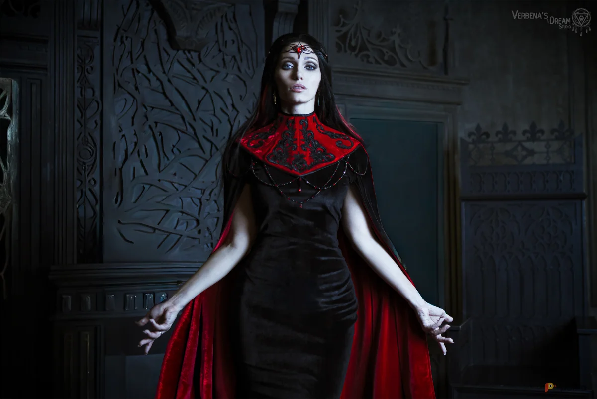 Возьмите Бархатное готическое вампирши, королевы вампиршов, кровопийцы Батори напрокат (Фото 1) в Москве