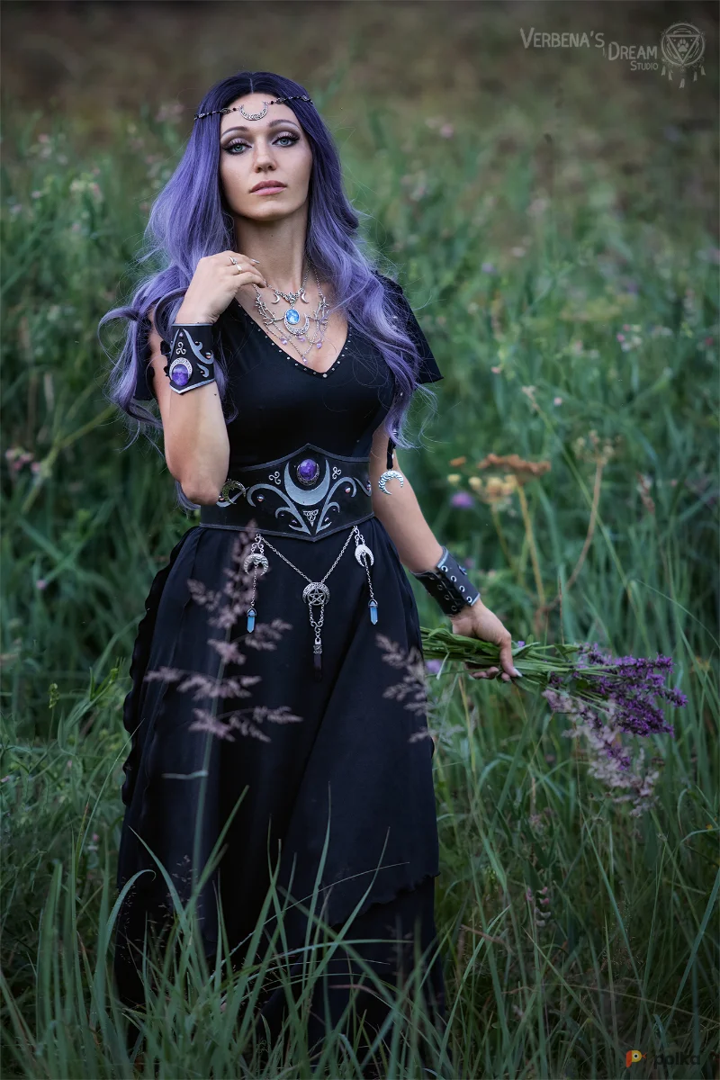 Возьмите Костюм чародейки колдуньи травницы ведьмы Викка напрокат (Фото 1) в Москве