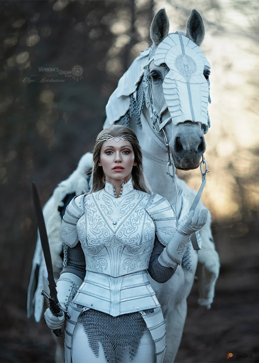 Возьмите Женский царский костюм белые кожаные доспехи латы воительницы амазонка валькирия рыцарь королева воинов  напрокат (Фото 1) в Москве