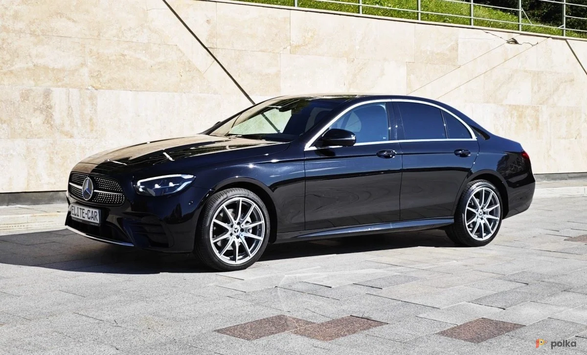Возьмите Mercedes-Benz E220d Sport напрокат (Фото 1) в Москве