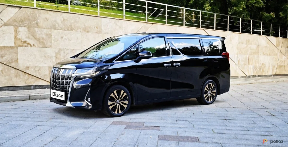 Возьмите Toyota Alphard напрокат (Фото 1) в Москве