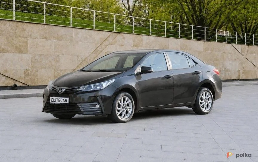 Возьмите Toyota Corolla напрокат (Фото 1) в Москве