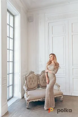 Возьмите Нежное вечернее платье бежевого цвета напрокат (Фото 1) в Москве