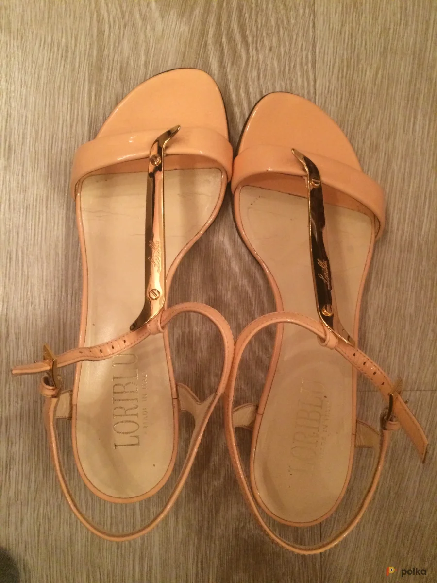 Возьмите босоножки лаковые, бежевые loriblu напрокат (Фото 1) в Москве