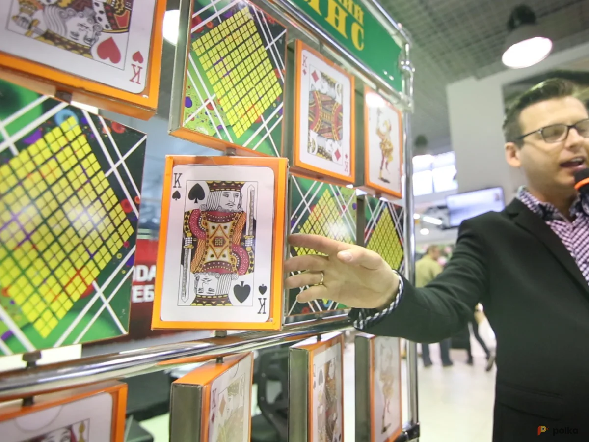 Возьмите Карточный стенд напрокат (Фото 1) в Москве