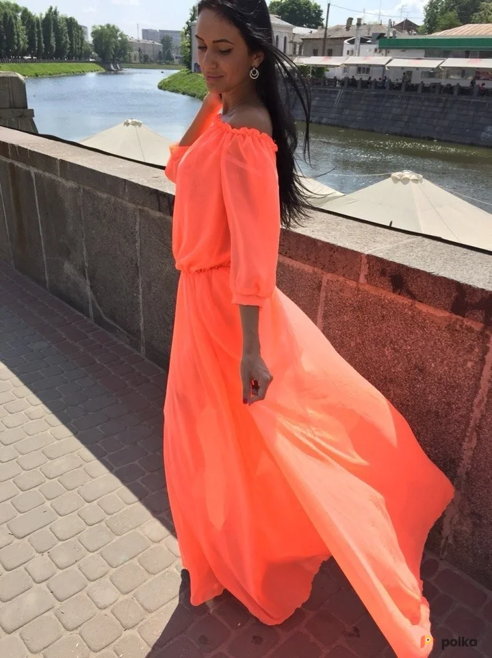 Возьмите Платье неоновое оранжевое в пол длинное женское напрокат (Фото 1) в Москве