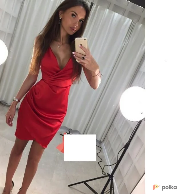 Возьмите Красное платье атласное сатиновое шелковое коктейльное вечернее напрокат (Фото 1) в Москве