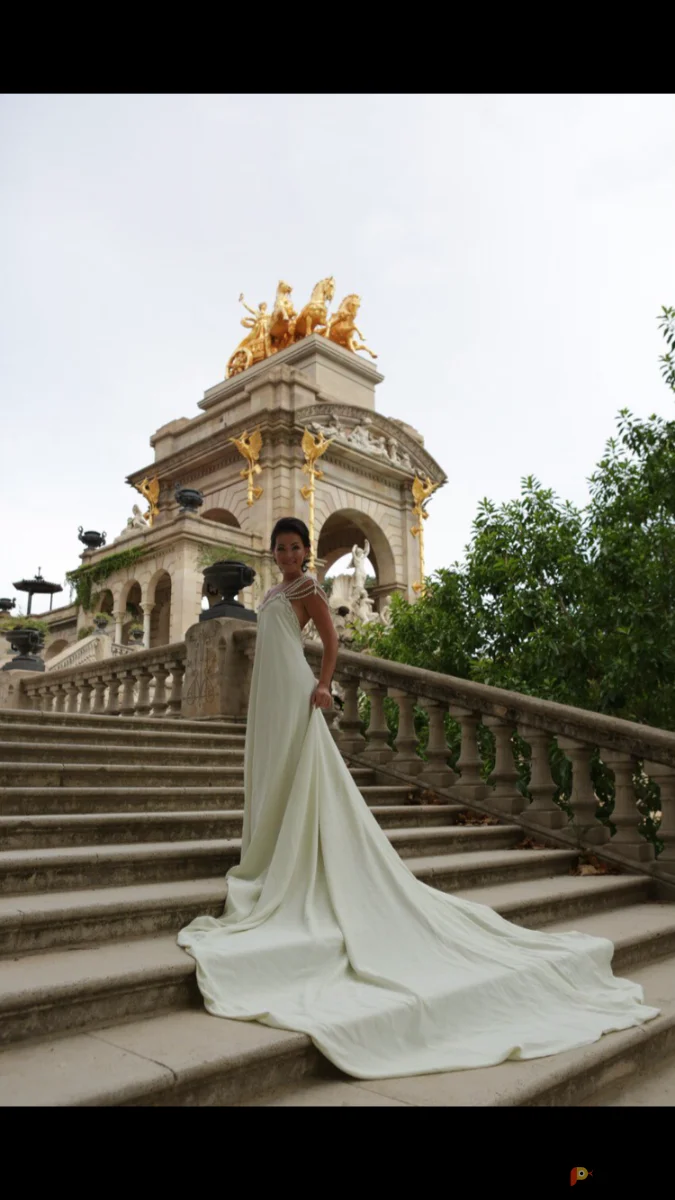 Возьмите Платье со шлейфом напрокат (Фото 1) в Москве