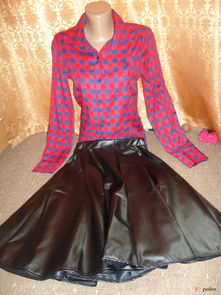 Возьмите Костюм юбка кожаная миди клеш рубашка в клетку красная напрокат (Фото 1) в Москве