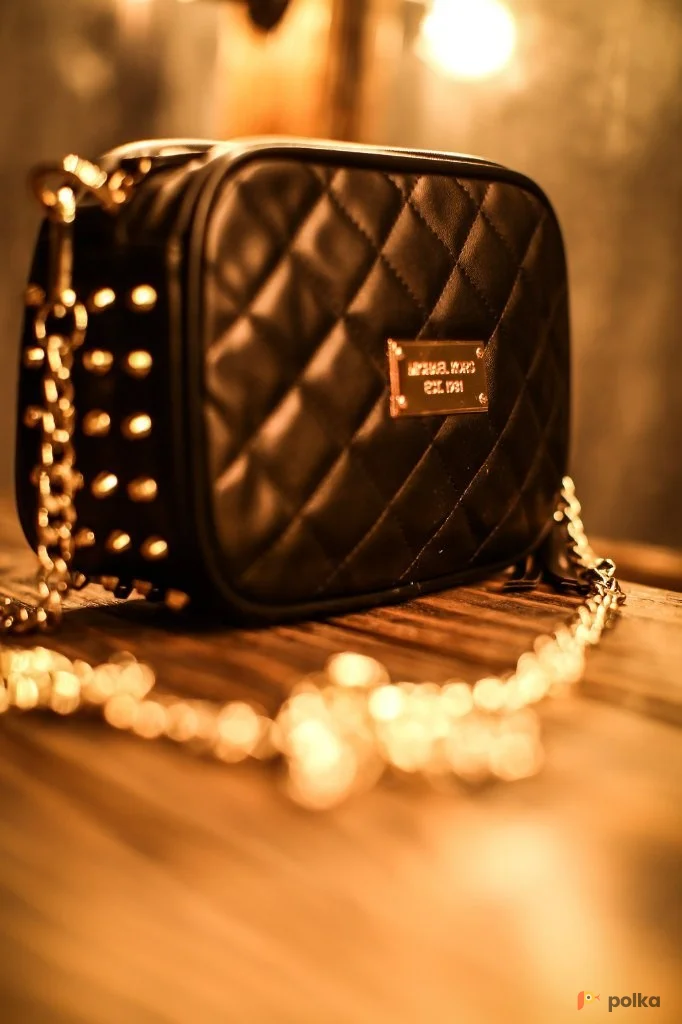 Возьмите Черная сумка с заклепками напрокат (Фото 1) в Москве