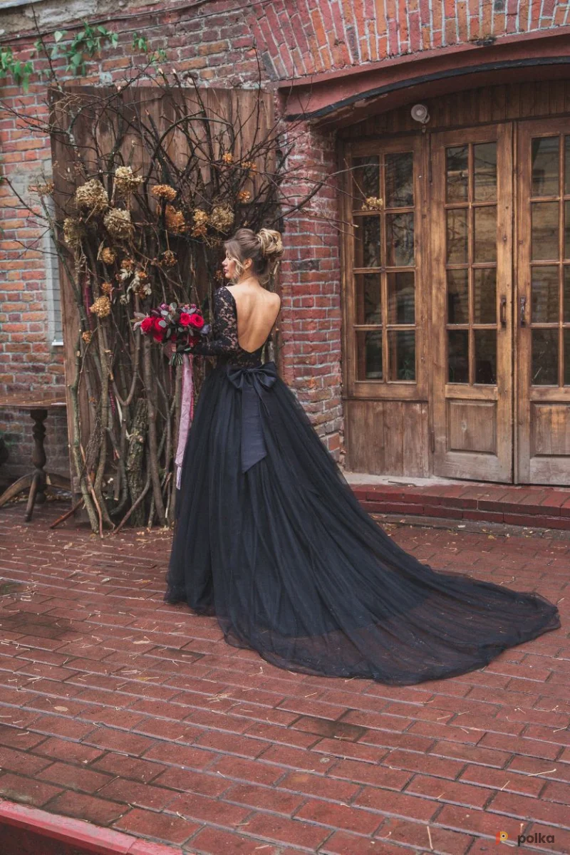 Возьмите Черное платье со шлейфом напрокат (Фото 1) в Москве