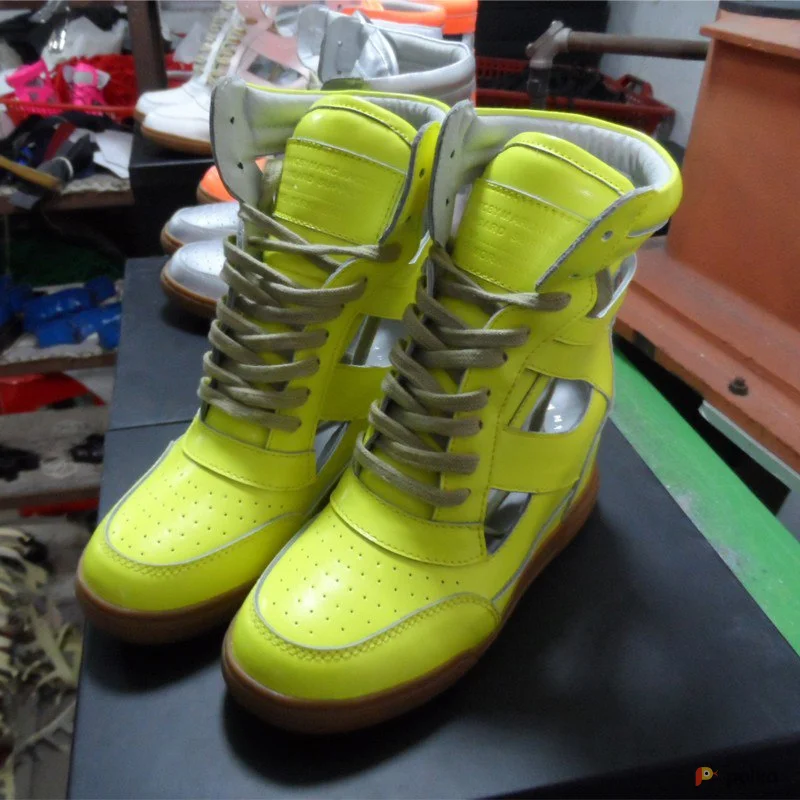 Возьмите Кеды с вырезами неоновые кожаные оранжевые розовые желтые напрокат (Фото 1) в Москве