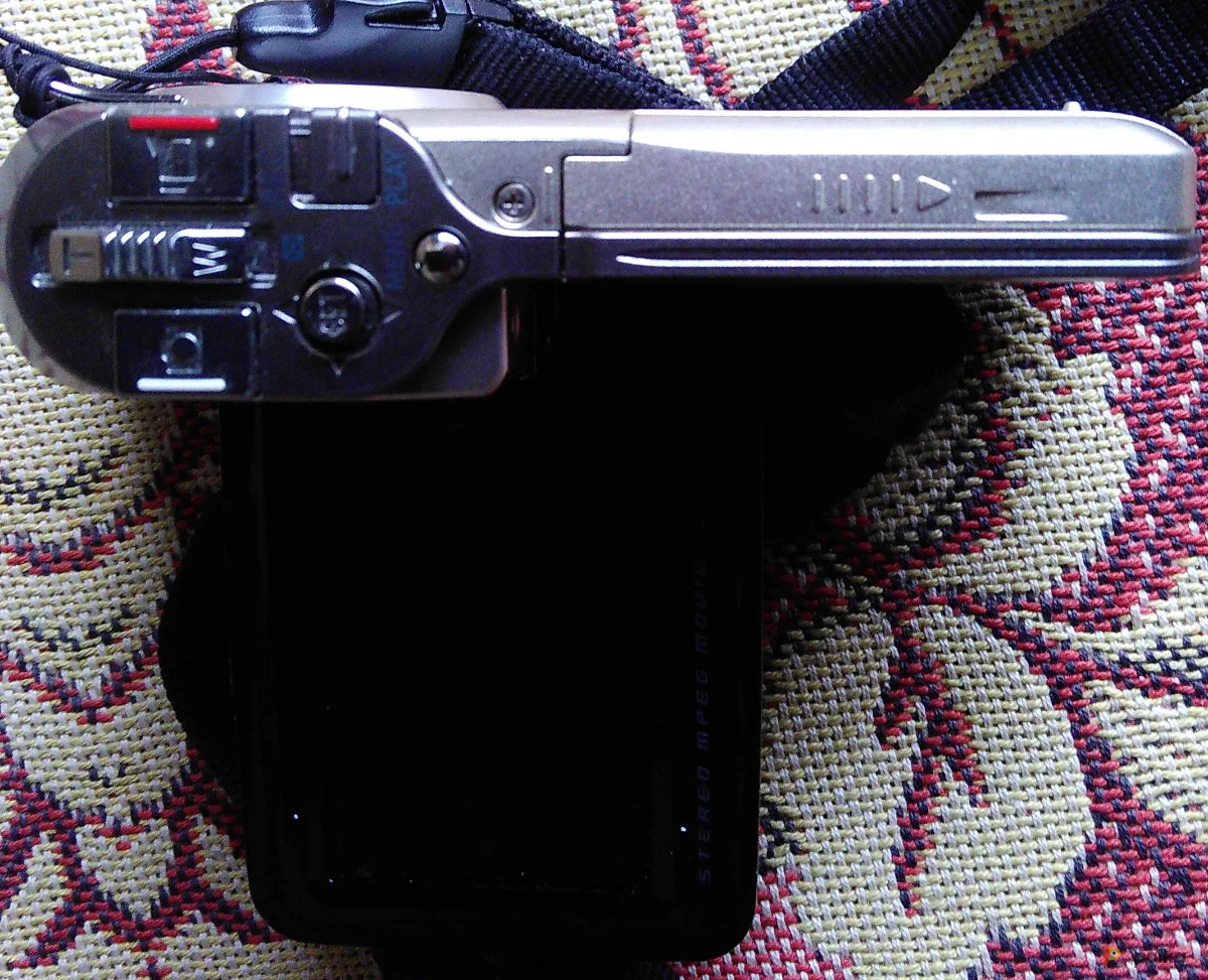 Возьмите Видеокамера-фотоаппарат Sanyo напрокат (Фото 1) в Москве