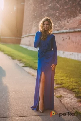 Возьмите Вечернее платье с драпировкой и высоким разрезом напрокат (Фото 1) в Москве