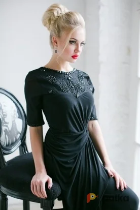 Возьмите Элегантное черное вечернее платье  с кристаллами напрокат (Фото 1) в Москве