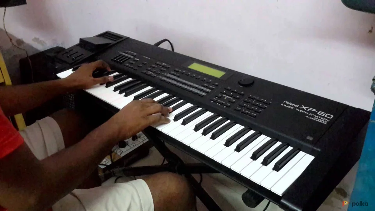 Возьмите Сстудийный синтезатор ROLAND XP-60 напрокат (Фото 1) в Москве