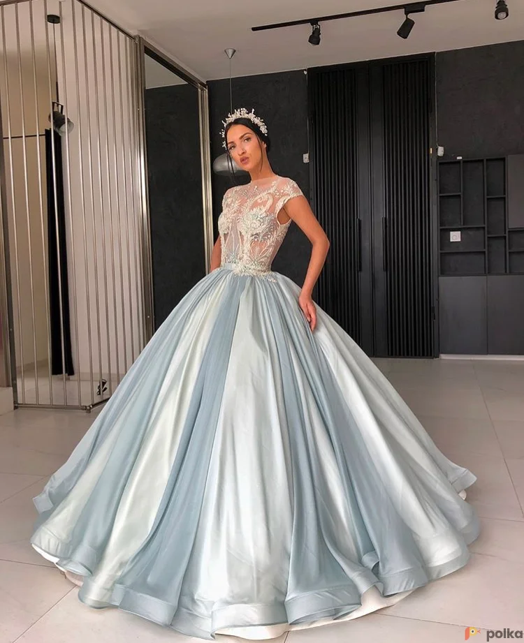 Возьмите  Дизайнерское платье Liastubbla  напрокат (Фото 1) в Санкт-Петербурге