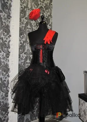 Возьмите Костюм для фотосессии: Кабарэ черная с красной  или черной юбкой. Размеры 42-50 напрокат (Фото 1) в Москве