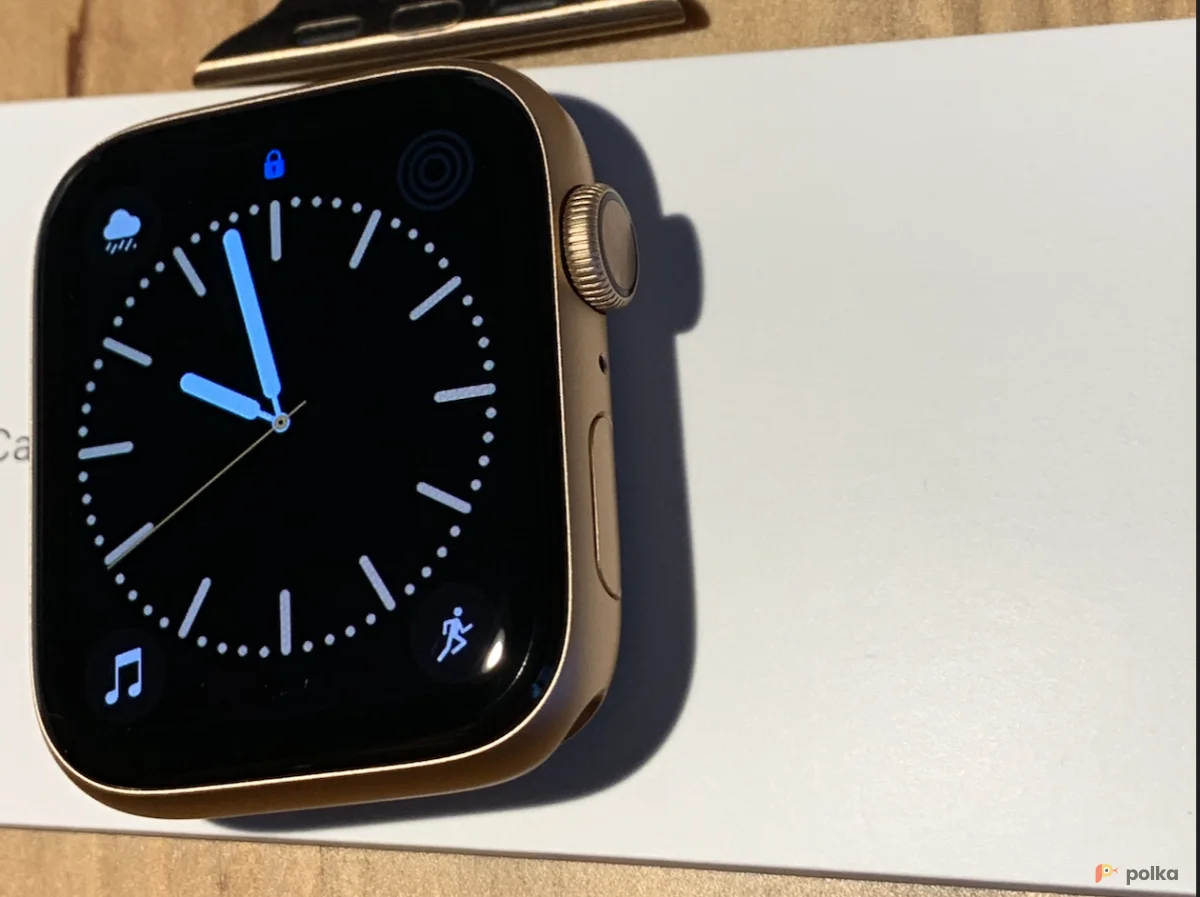 Возьмите Часы Apple Watch 4 44mm Gold напрокат (Фото 1) в Москве