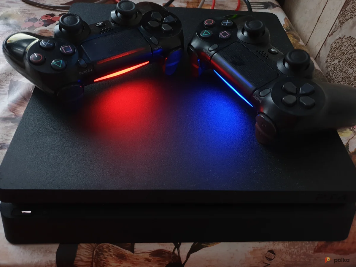 Возьмите ps4 Slim: 2/4 джойстика + игры напрокат (Фото 1) в Москве