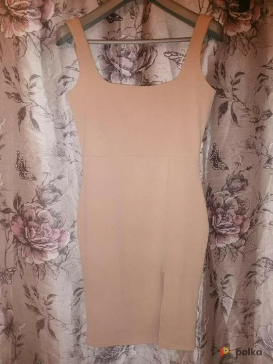 Возьмите Платье бежевое майка мини короткое без рукавов напрокат (Фото 1) в Москве