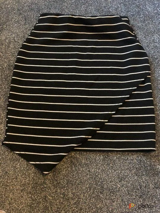 Возьмите Юбка в полоску асимметричная женская черная напрокат (Фото 1) в Москве