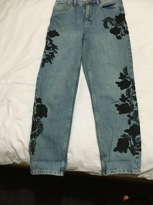 Возьмите Женские джинсы с вышивкой цветами черными напрокат (Фото 1) в Москве