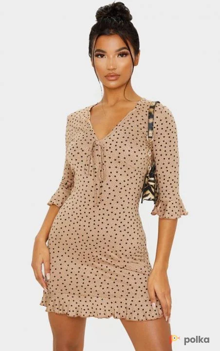 Возьмите Женское бежевое платье в горошек напрокат (Фото 1) в Москве