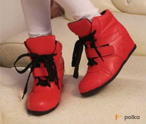 Возьмите Красные кеды летние сникерсы напрокат (Фото 1) в Москве