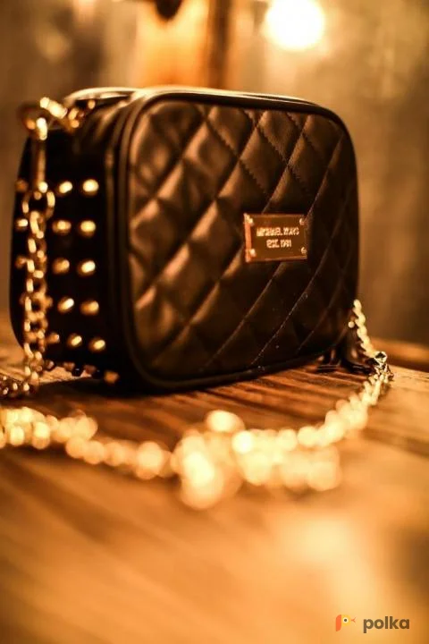 Возьмите Черная сумка с шипами заклепками кожаная напрокат (Фото 1) в Москве