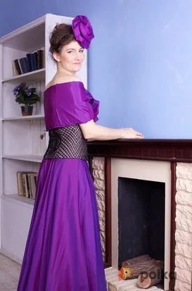 Возьмите Костюм для фотосессии: Комплекфиолетового цвета в историческом стиле напрокат (Фото 1) в Москве