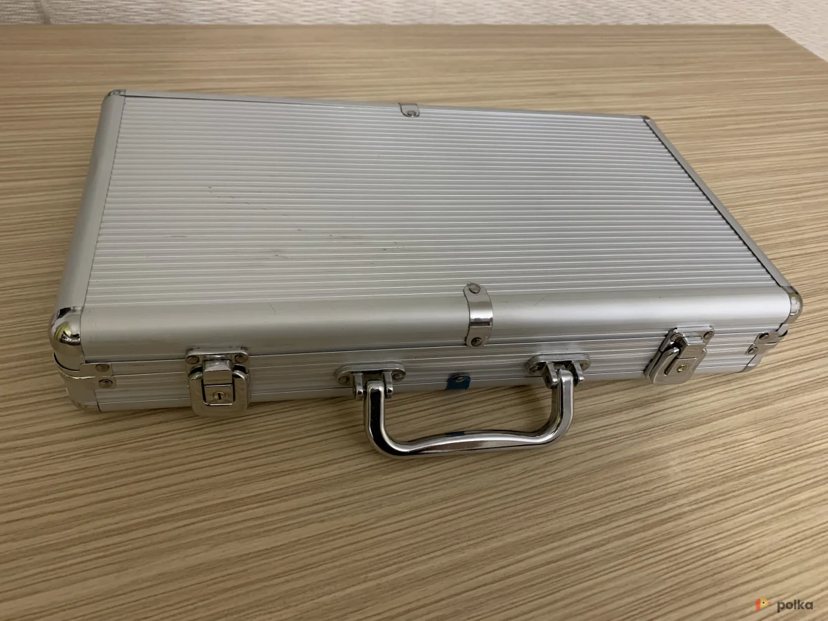 Возьмите Набор для покера, 300 фишек напрокат (Фото 1) в Москве