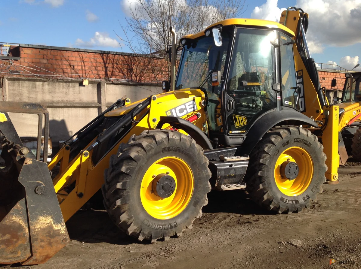 Возьмите Экскаватор-погрузчик JCB 4CX Super напрокат (Фото 1) в Москве