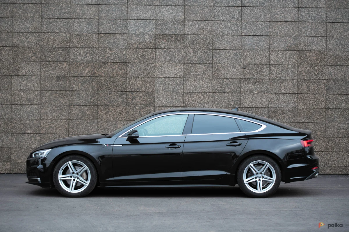 Возьмите Audi A5 d Sportback II S-line 2019 г.в. напрокат (Фото 1) в Москве