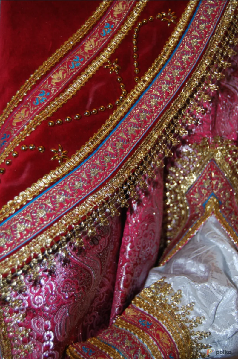 Возьмите МОРОЗКО (парча + бархат)  напрокат (Фото 1) в Москве